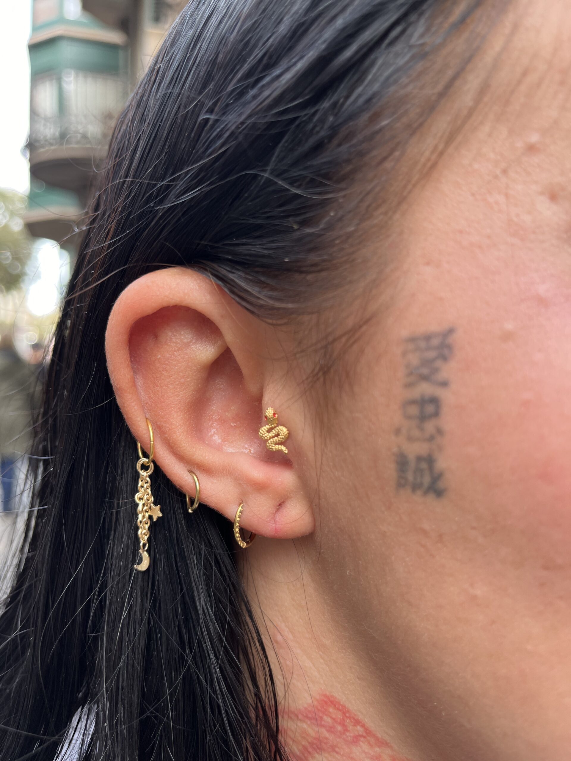 PIERCING TRAGUS BARCELONA